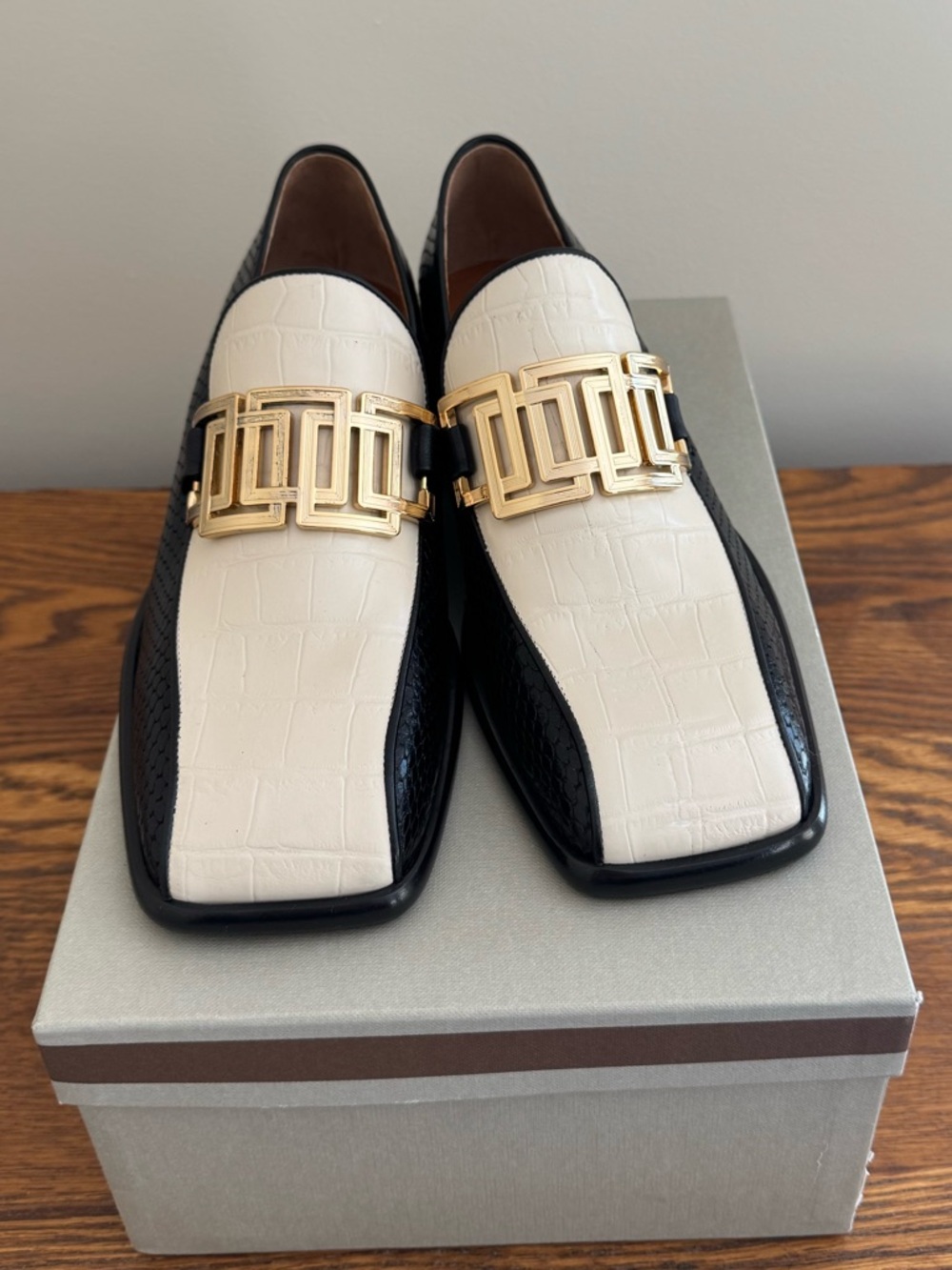 Marni Black and White Leather Loafers - Picture 2 of 8